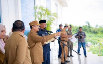 Bupati Buton Tengah, Dr. H. Azhari, S.STP., M.Si., memimpin langsung pendataan ulang seluruh Aparatur Sipil Negara (ASN) dan tenaga honorer/Hibata.id