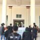 Himpunan Mahasiswa Islam (HMI) Cabang Pohuwato menggelar demonstrasi di halaman Kantor Bupati Pohuwato. (Foto: Istw)