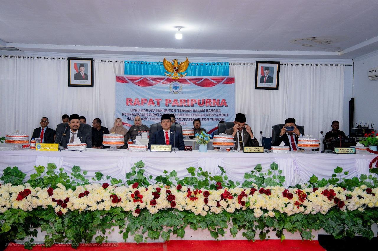 Pemerintah Kabupaten Buton Tengah (Buteng) bersama Dewan Perwakilan Rakyat Daerah (DPRD) menggelar rapat paripurna. Foto: Arwin/Hibata.id