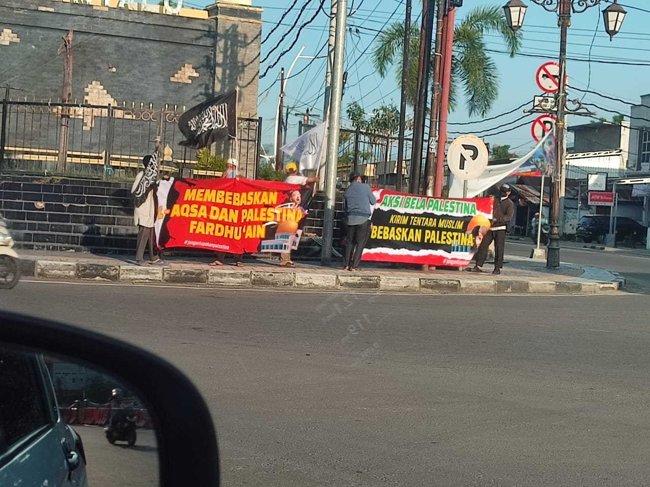 Aksi solidaritas Palestina yang berlangsung di jantung kota Gorontalo. Foto: ist/Hibata.id