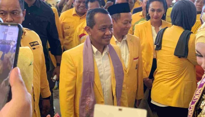 Bahlil Lahadalia Disambut Hangat Ratusan Kader Saat Hadiri MUSDA VI Golkar Gorontalo
