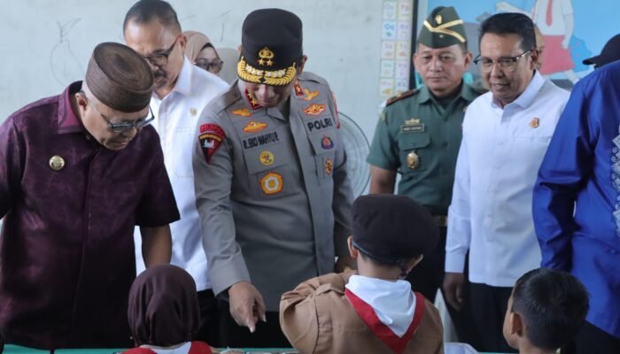 Kapolda dan Gubernur Gorontalo Tinjau Program Makan Bergizi Gratis di Sekolah