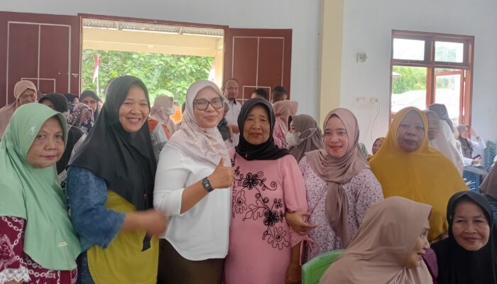 Terima Bantuan UMKM, Warga Tapa-Bulango: Terima Kasih Ibu Femmy