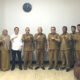 Wakil Bupati Risman Tolingguhu saat menerima audiensi Kepala SMA Negeri 1 Kabila, Yusman Yusuf Ekie dan panitia pelaksana Milad SMA Negeri 1 Kabila, di Ruang Kerja Wakil Bupati, Selasa (19/8/2025). (F.Indra-Tim Redaksi)/Hibata.id