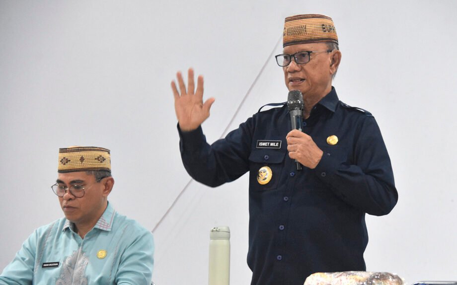 Bupati Bone Bolango, Ismet Mile, kembali mengingatkan seluruh aparatur pemerintahan desa dan kecamatan untuk tetap menjunjung tinggi integritas/Hibata.id