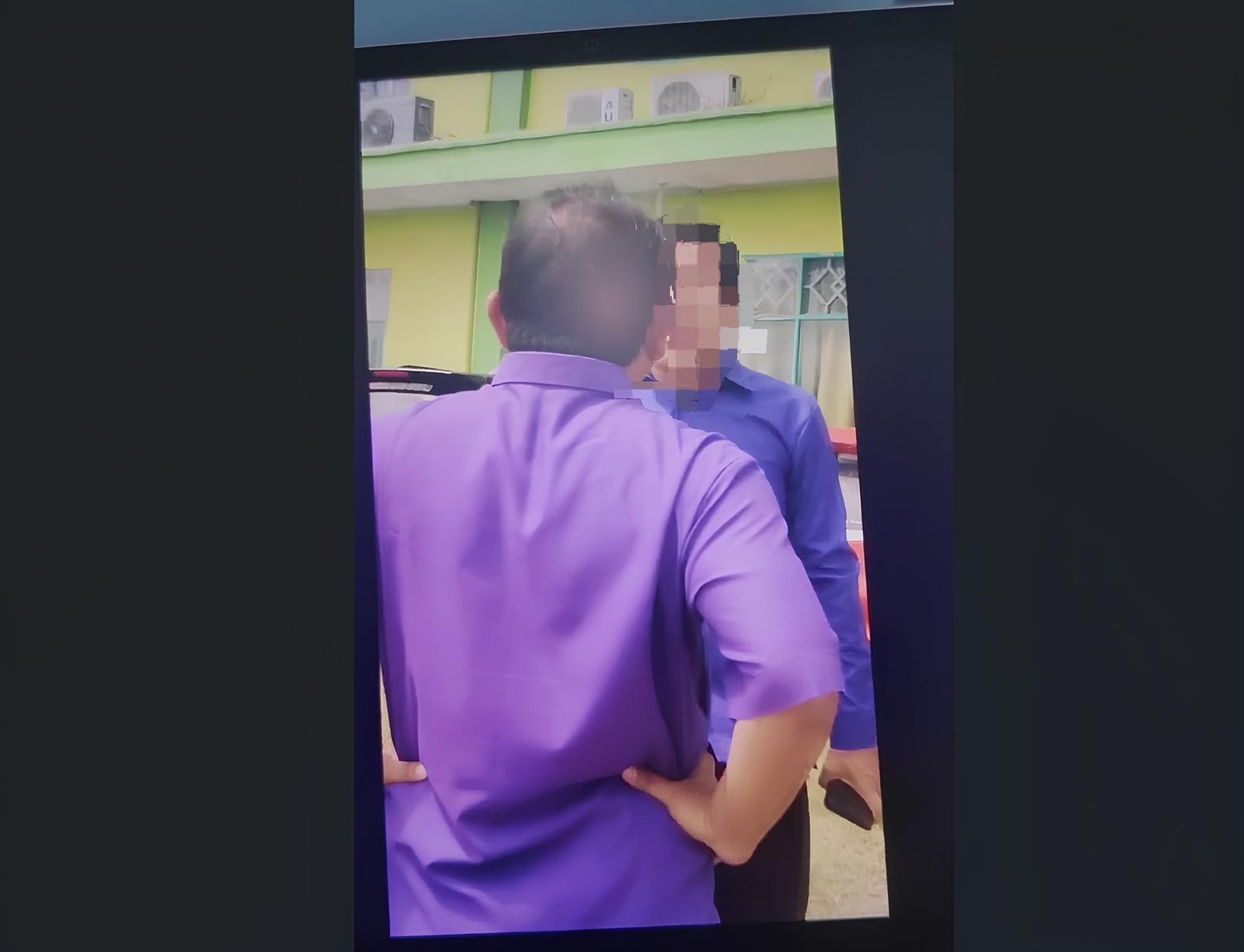 Tangkapan layar - Dua Pejabat Unipo Adu Jotos di Halaman Rektorat, Cederai Citra Akademik Pohuwato/Hibata.id