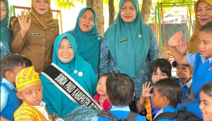 Bunda PAUD Buteng Ajak Siswa TK Mawasangka Tanamkan Disiplin dan Hidup Sehat