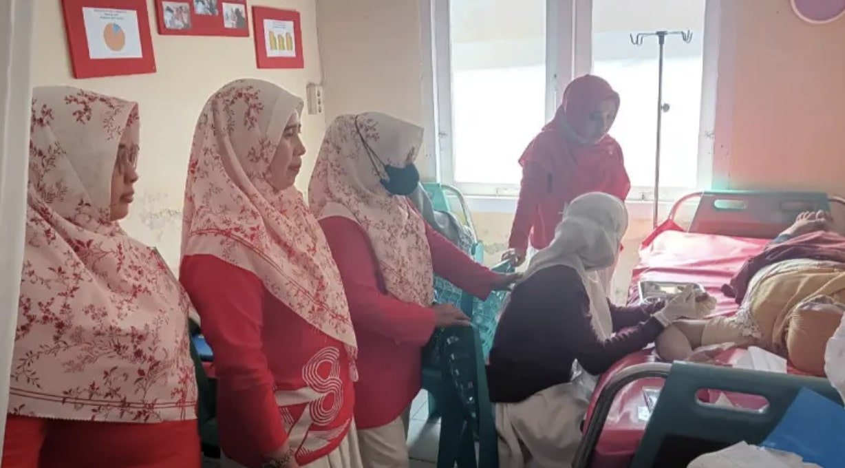 Dinas Pengendalian Penduduk, Keluarga Berencana, Pemberdayaan Perempuan, dan Perlindungan Anak (DPPKBP3A) menggulirkan program layanan Keluarga Berencana (KB) gratis bagi masyarakat. (Foto: Humas Pemkot Gorontalo)