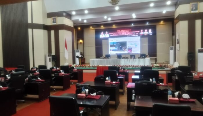 Rapat Paripurna Molor Berjam-Jam, Ruang Sidang DPRD Pohuwato Disulap Jadi Tempat Karaoke