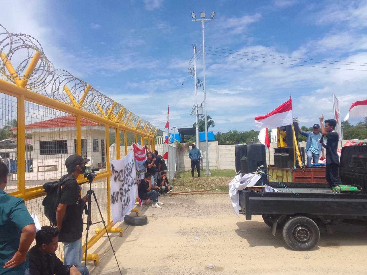 Pergerakan Mahasiswa Islam Indonesia (PMII) Cabang Pohuwato saat kembali turun ke jalan dalam aksi demonstrasi yang memanas pada Senin (25/08/2025). (Foto: Dok. Istw Hibata.id)