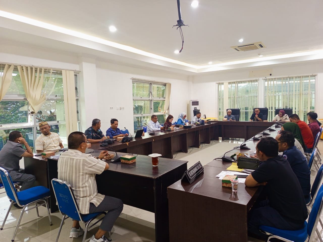 Rapat kerja gabungan antara Komisi I bidang Hukum dan Pemerintahan bersama Komisi II bidang Ekonomi dan Keuangan/Hibata.id