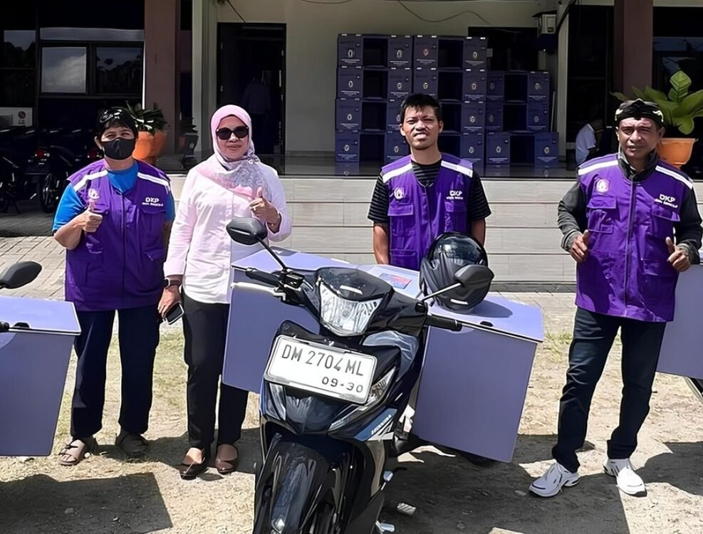 Cerita Pedagang Ikan Keliling Bone Bolango Terima Motor Cool Box Aspirasi Femmy Udoki/Hibata.id