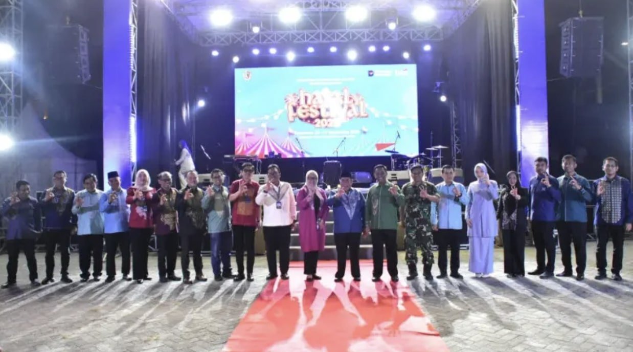 Pemerintah Kota Gorontalo bekerja sama dengan Bank Tabungan Negara (BTN) saat membuka gelaran Halal Festival 2025. (Foto: Humas Pemkot Gorontalo)