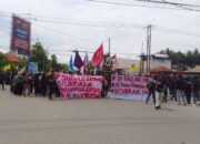 Pohuwato Memanas, Ratusan Massa Kepung Persimpangan Blok Plan