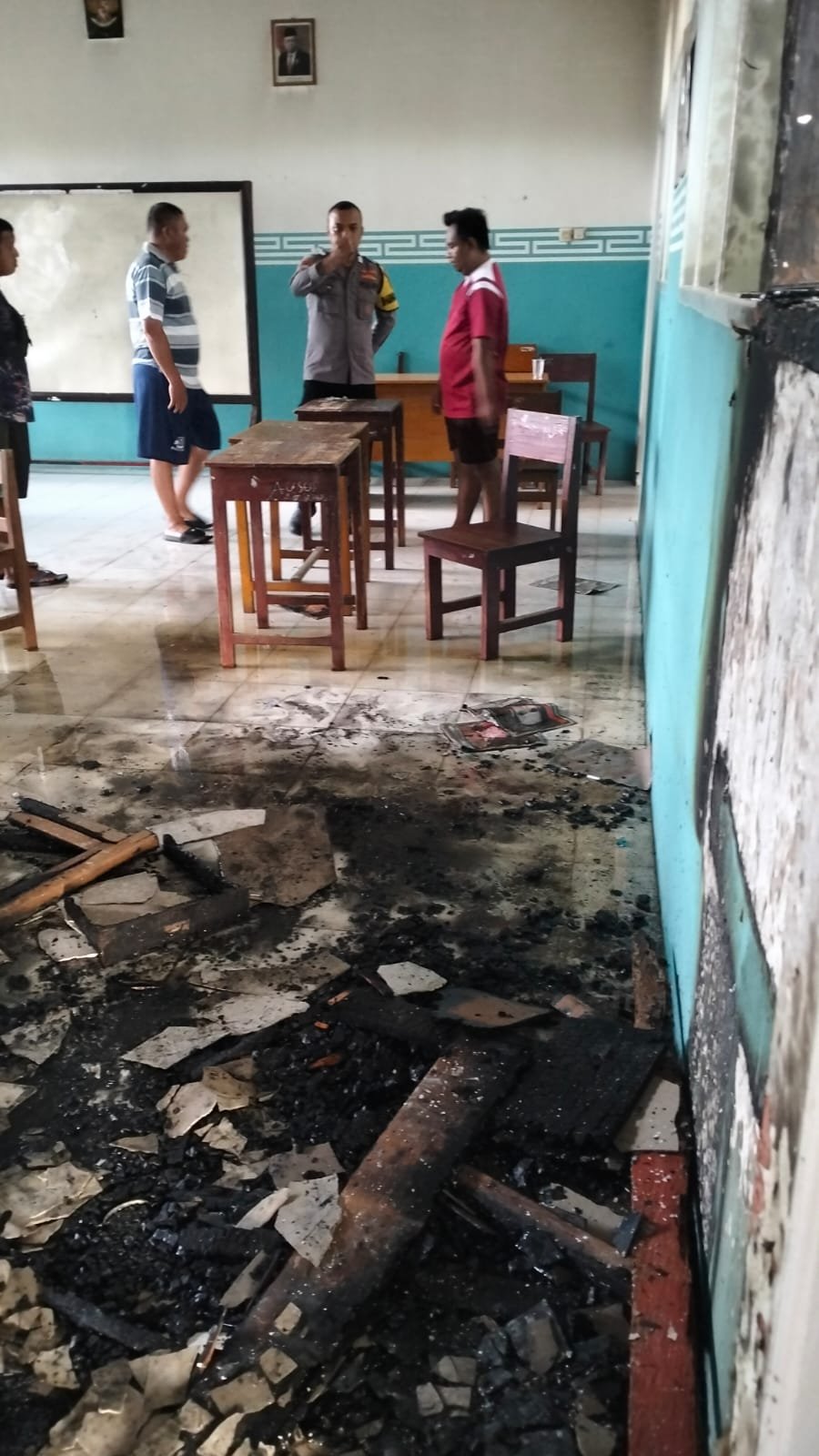 Kebakaran Sekolah di Pohuwato, Warga Desa Bumbulan Panik Selamatkan SDN 06 Paguat/Hibata.id