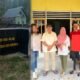 Tim Studi Rencana Pengadaan Tanah dan Pemukiman Kembali (LARAP) serta Rencana Pemulihan Mata Pencaharian (LRP) bersama Kepala Desa Hulawa, Erna Giasi, dan Ketua DPRD Kabupaten Pohuwato, Beni Nento, saat berfoto di Kantor Desa Hulawa/Hibata.id