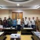Ketua DPRD Provinsi Gorontalo, Thomas Mopili, usai menerima audiensi perwakilan Aliansi Pinogu Merdeka di ruang kerjanya, Senin (29/9/2025). (Foto: Humas Deprov Goorntalo)