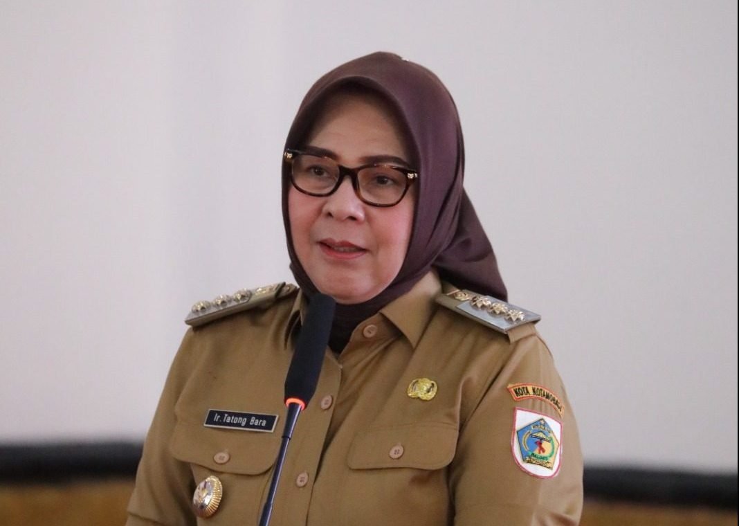Tatong Bara saat mesih menjabat sebagai Wali Kota Kotamobagu/Hibata.id