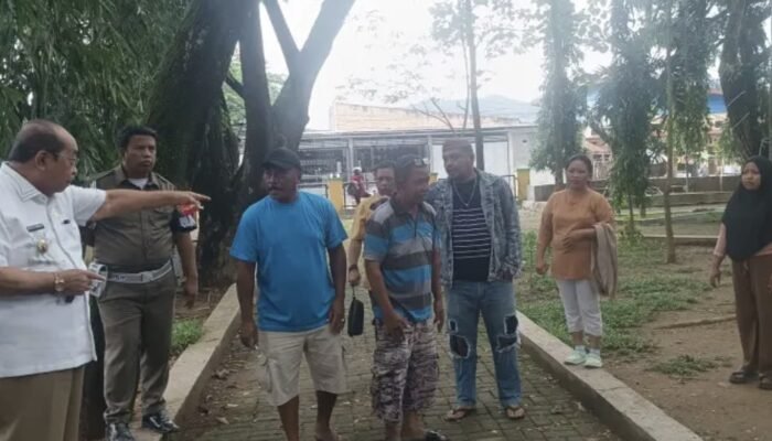 Wali Kota Adhan Kunjungi Pasar Moodu, Beri Solusi Cepat Atasi Keluhan Pedagang