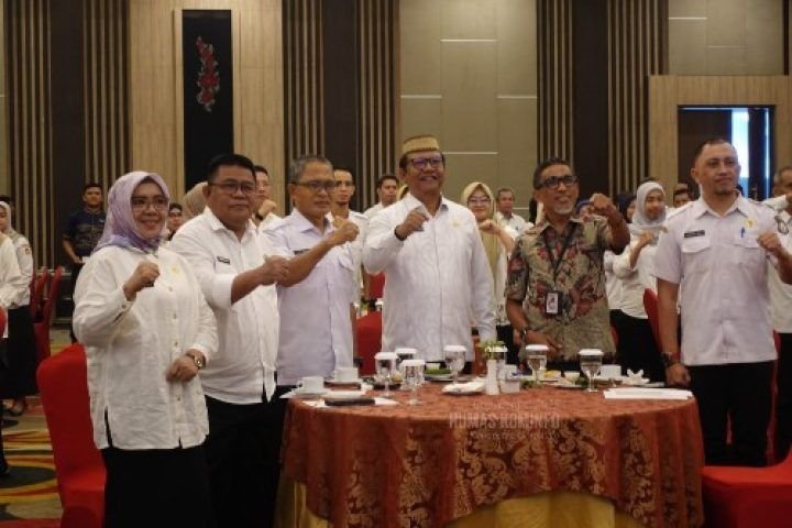 Sekretaris Daerah Kabupaten Gorontalo, Sugondo Makmur saat hadir dalam forum evaluasi implementasi SAKIP yang digelar di Aston Hotel Gorontalo, Rabu, 8 Oktober 2025. (Foto: Dok. Istw)