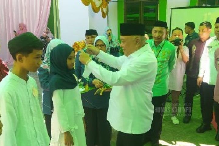 Wakil Bupati Gorontalo, Tonny S. Junus, menghadiri Khatam Raya Santri Taman Pendidikan Al-Qur’an (TPQ) dan Majelis Taklim se-Kecamatan Tibawa. (Foto: Humas Pemkab Gorontalo)