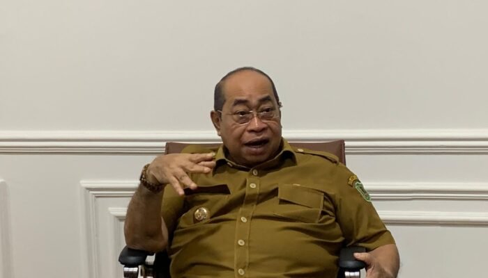 Dituding Anti Kritik, Wali Kota Adhan Dambea Angkat Bicara