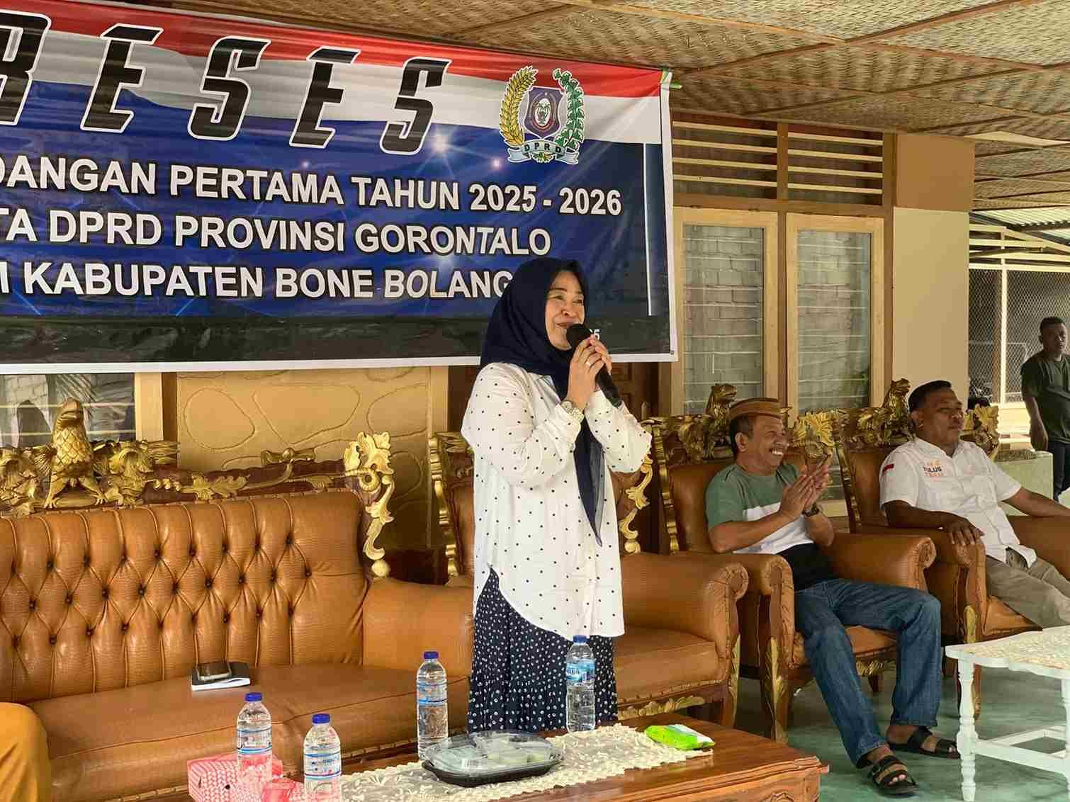 Kegiatan reses anggota DPRD Provinsi Gorontalo, Lolly Yunus, berlangsung hangat di Desa Helumo, Kecamatan Suwawa. (Foto: Dok. Istw)