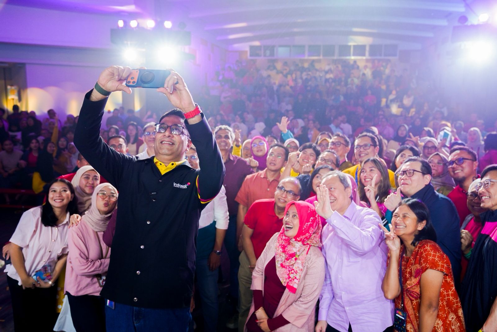 Indosat menandai perjalanan 58 tahun dengan menegaskan transformasi perusahaan menuju AI TechCo yang berperan mendorong percepatan digitalisasi nasional. Mengusung tema “5triving 8eyond”, Indosat menempatkan teknologi kecerdasan artifisial (AI) sebagai fondasi utama dalam menghadirkan pengalaman digital yang lebih cerdas, personal, dan berdampak bagi seluruh masyarakat Indonesia./Hibata.id