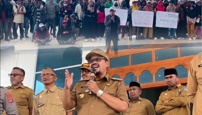 Tolak Tambang Batu Gamping, Warga Mawasangka Raya Serbu Kantor Bupati Buton Tengah