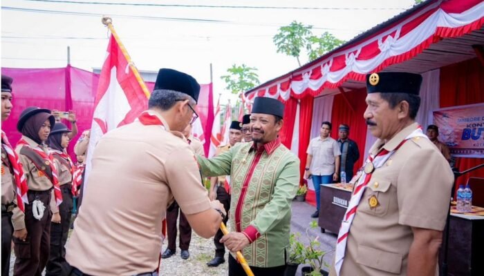 Bupati Buton Tengah Lepas 43 Anggota Pramuka Ikuti Jambore Daerah Sultra 2025 di Kendari