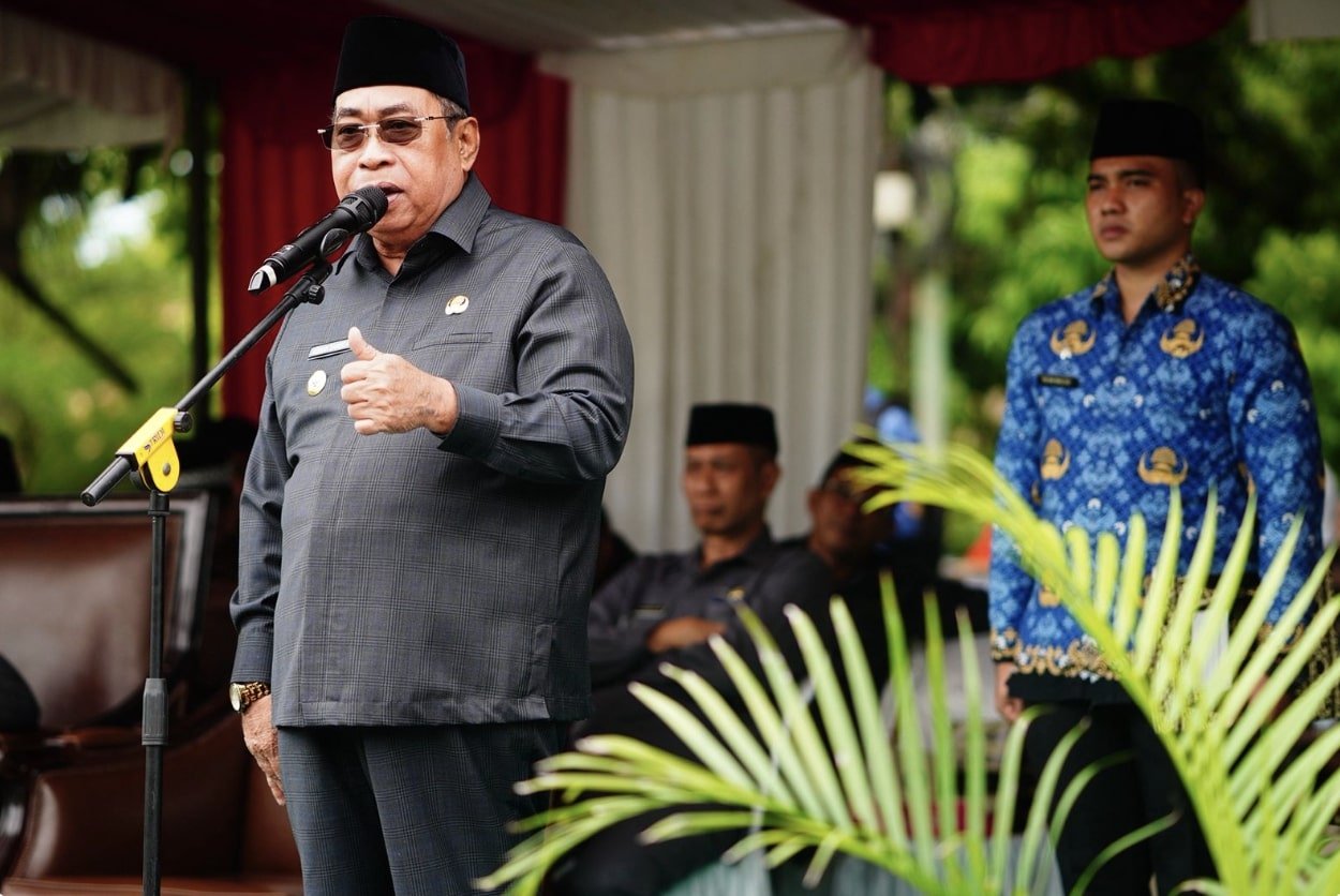 Wali Kota Gorontalo, Adhan Dambea saat memimpin u Upacara peringatan Hari Pahlawan di Lapangan Taruna, Senin (10/11/2025), (Foto; Humas Pemkot Gorontalo)