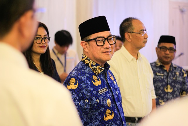 Wali Kota Gorontalo, Indra Gobel, resmi membuka kegiatan Peningkatan Partisipasi Masyarakat dan Dunia Usaha dalam Penanganan Pasca Bencana di Kota Gorontalo. (Foto: Randi A. Rahman/Hibata.id)