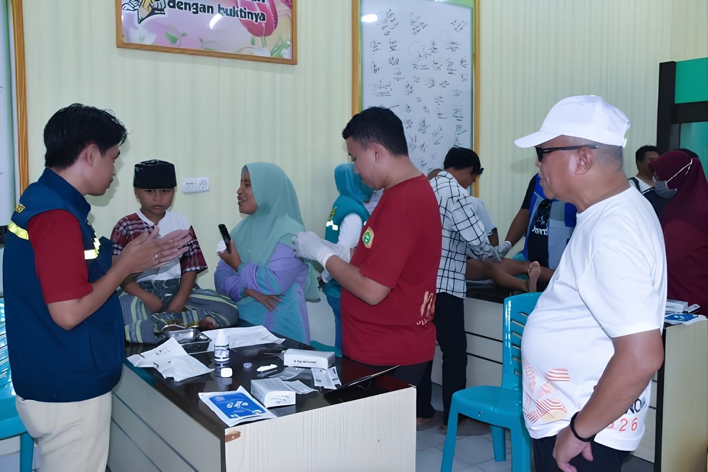 Bupati Gorontalo Sofyan Puhi yang meninjau kegiatan/Hibata.id