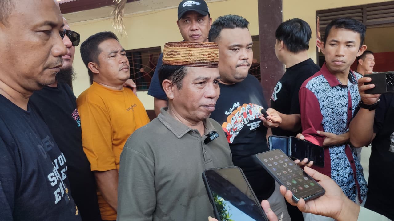 Perwakilan penambang, Iskandar Alaina atau akrab disapa Haji Kano saat memberikan penjelasan/Hibata.id