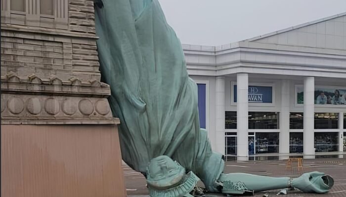 Terungkap! Ini Penyebab Patung Liberty Roboh hingga Viral di Media Sosial