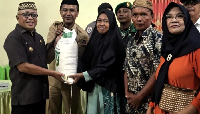 Bupati Gorontalo Pimpin Penyaluran Bantuan CPP untuk Warga Limboto