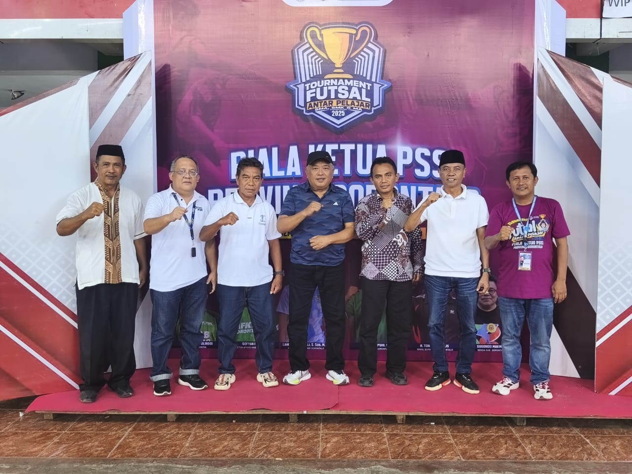 Wakil Bupati Gorontalo Tonny Junus membuka Turnamen Futsal Pelajar 2025 di GOR David-Tonny Limboto. Ajang ini menjadi ruang pembinaan, pencarian bakat, dan penguatan karakter generasi muda/Hibata.id
