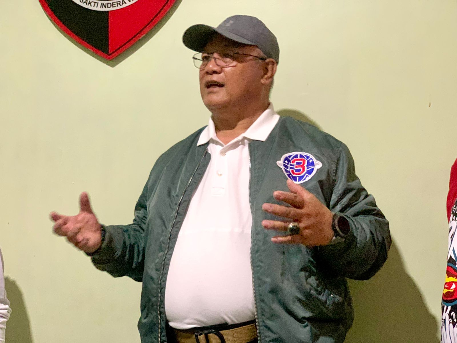 Tokoh masyarakat Suwawa, Kris Wartabone. (Foto: Randa Damaling/Hibata.id)