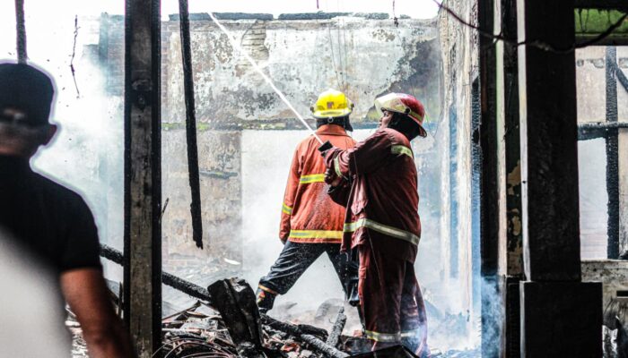 Kebakaran Hebat di Jalan Madura Kota Gorontalo, Enam Rumah Warga Terdampak