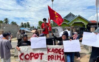 Liga Mahasiswa Nasional untuk Demokrasi (LMND) Gorontalo saat menggelar aksi. (Foto: Istw)