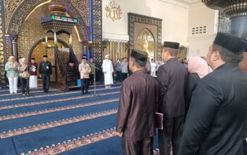 Bupati Gorontalo Resmi Lantik 91 Pejabat Administrator di Masjid Agung Baiturrahman/Hibata.id