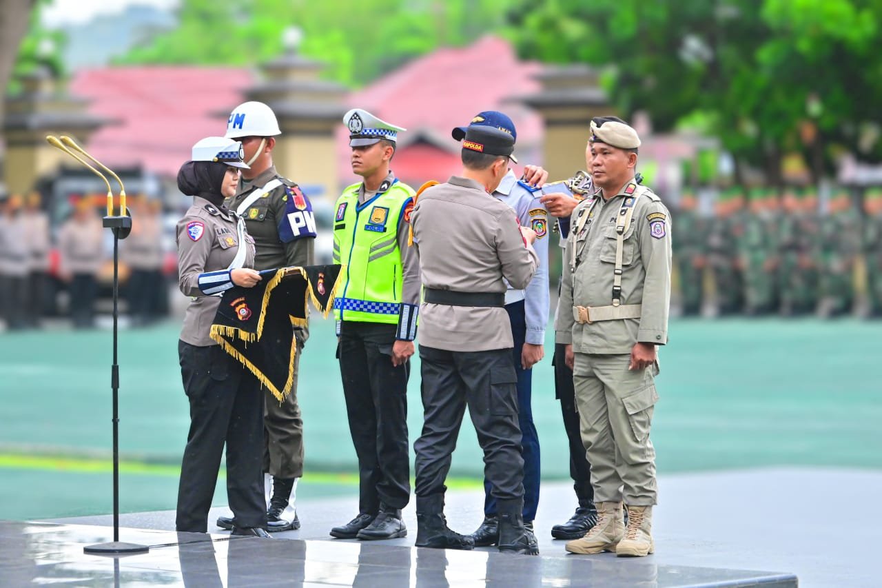 Polda Gorontalo menggelar Apel Gelar Pasukan Operasi Lilin Otanaha 2025 untuk mengamankan perayaan Natal 2025 dan Tahun Baru 2026 secara humanis dan terpadu/Hibata.id