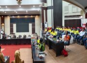 Hanya 40 Persen Warga Pohuwato Bekerja di PGP, DPRD Geram 9 Situasi Rapat Dengar Pendapat Umum (RDPU) gabungan Komisi DPRD Pohuwato bersama perusahaan-perusahaan yang beroperasi di kawasan Pani Gold Project (PGP), Selasa, 23 Desember 2025, di Ruang Rapat DPRD Pohuwato. (Foto: Defri Tahir/Hibata.id)