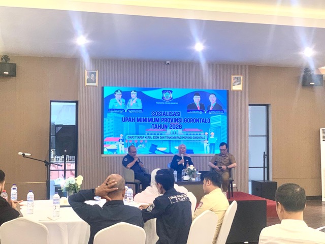 Dinas Tenaga Kerja, ESDM, dan Transmigrasi (Disnakertrans) Provinsi Gorontalo menggelar sosialisasi Upah Minimum Provinsi (UMP) dan Upah Minimum Sektoral (UMS) Provinsi Gorontalo Tahun 2026 kepada 50 perusahaan, Selasa, 23 Desember 2025. (Foto: Randa Damaling/Hibata.id)