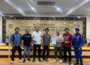 Imigrasi Gorontalo Terima Pelimpahan WNA Filipina dari Pos Polairud Kwandang 9 Kantor Imigrasi Kelas I TPI Gorontalo menerima pelimpahan seorang nelayan berkewarganegaraan Filipina dari Pos Polairud Kwandang. (Foto: Humas Imigrasi Gorontalo)