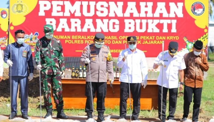 Polres Pohuwato Musnahkan 875 Botol Miras dan 2.875 Liter Cap Tikus, Tutup Akhir 2025