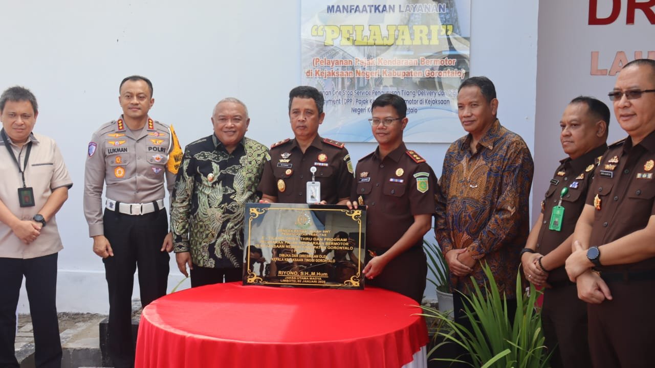 Wakil Ketua DPRD Provinsi Gorontalo, Ridwan Monoarfa, menghadiri peresmian Program PELAJARI (Pelayanan Pajak Kendaraan Bermotor)/Hibata.id