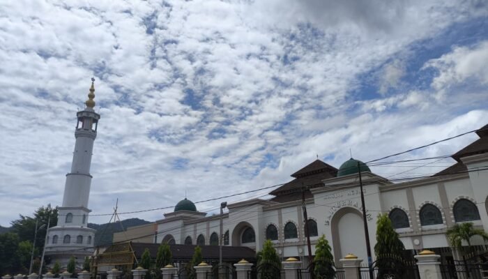 Polemik Gaji Cleaning Service dan Fasilitas Rusak Masjid Agung Baiturrahim, BTM Harus Bertanggung Jawab
