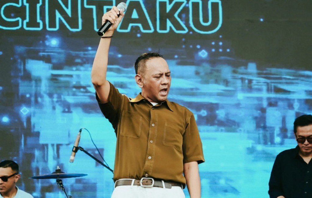 Mendiang Vokalis Element Lucky Widja/Hibata.id