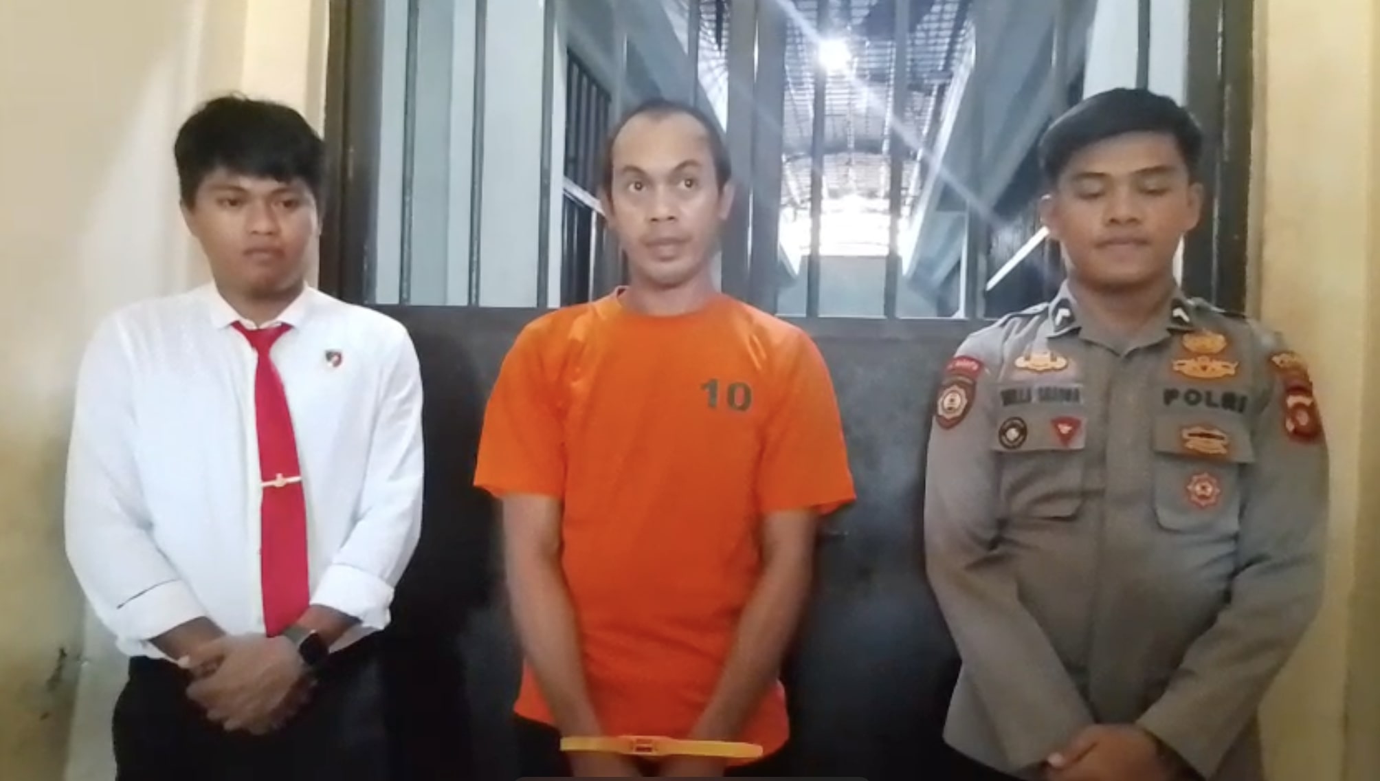 Jubair Noho alias Wanda mengakui telah melakukan pemukulan terhadap seorang perempuan berinisial IT yang merupakan kasir salah satu salon di Marisa, Pohuwato. (Foto: Defri Tahir/Hibata.id)